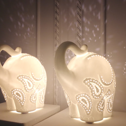 白色透光陶瓷大象造型桌燈-療癒系 第9張的照片