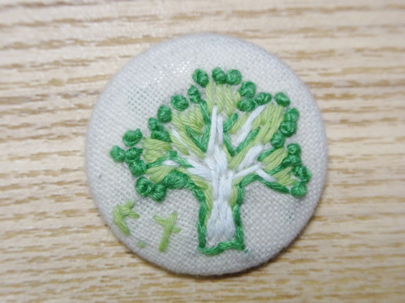 手刺繍ブローチ「ブロッコリー」野菜シリーズ 1枚目の画像