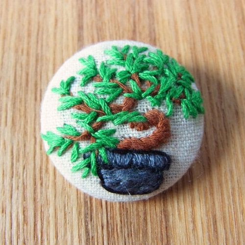 手刺繍ブローチ「松」ミニ盆栽シリーズ ブローチ keiji takakura 通販