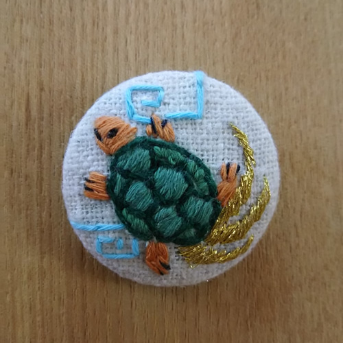 手刺繍ブローチ「亀」縁起物シリーズ(鶴亀) ブローチ keiji