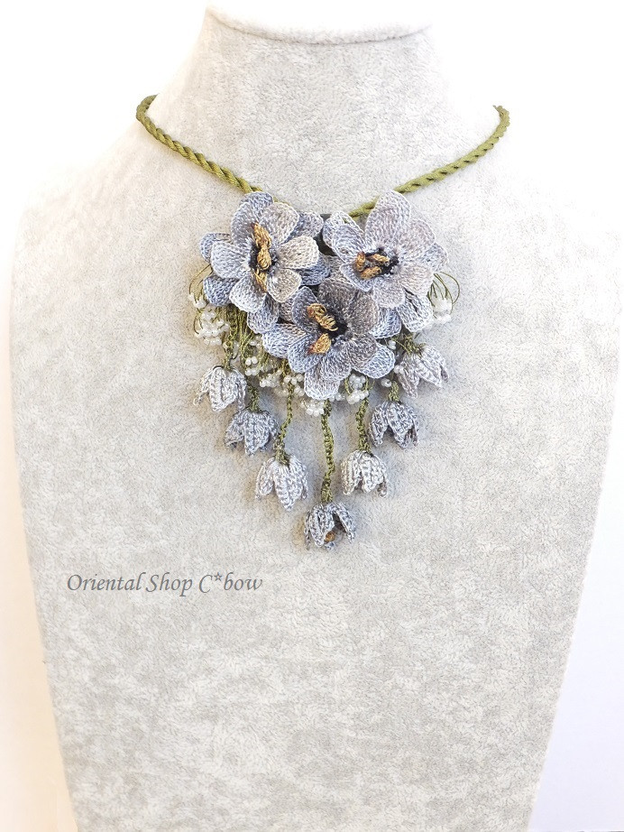 日本発送★立体トゥーオヤ｜ブローチ＆ネックレス・ライトグレー系[2010sf885]