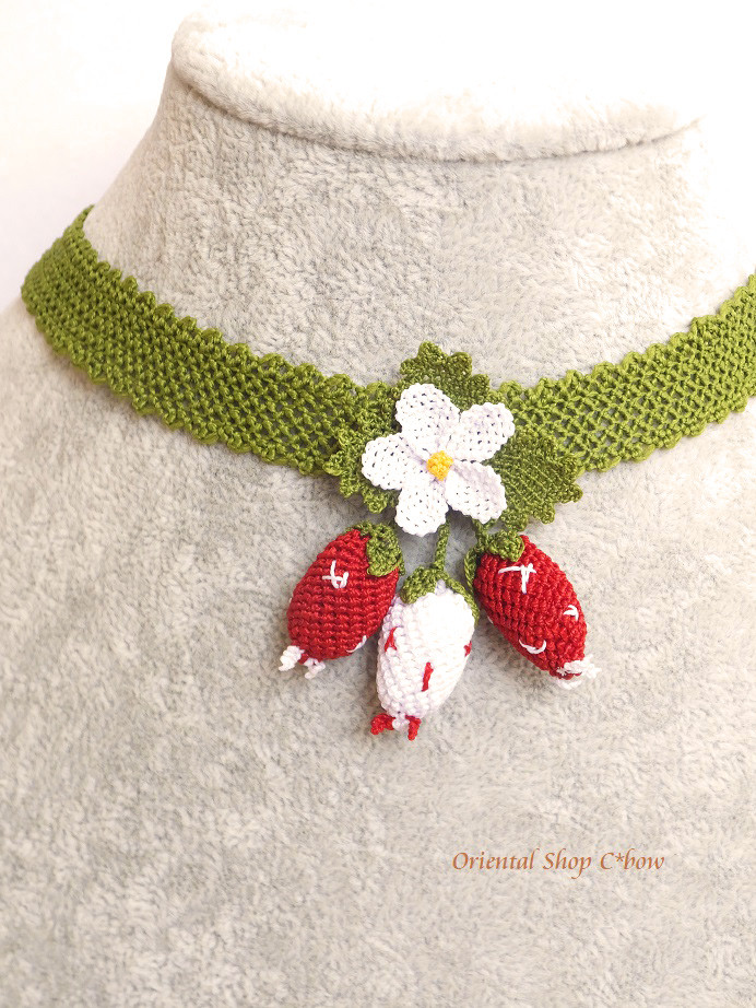 日本発送★シルクイーネオヤチョーカー｜いちごちゃん[2021Bah452701]