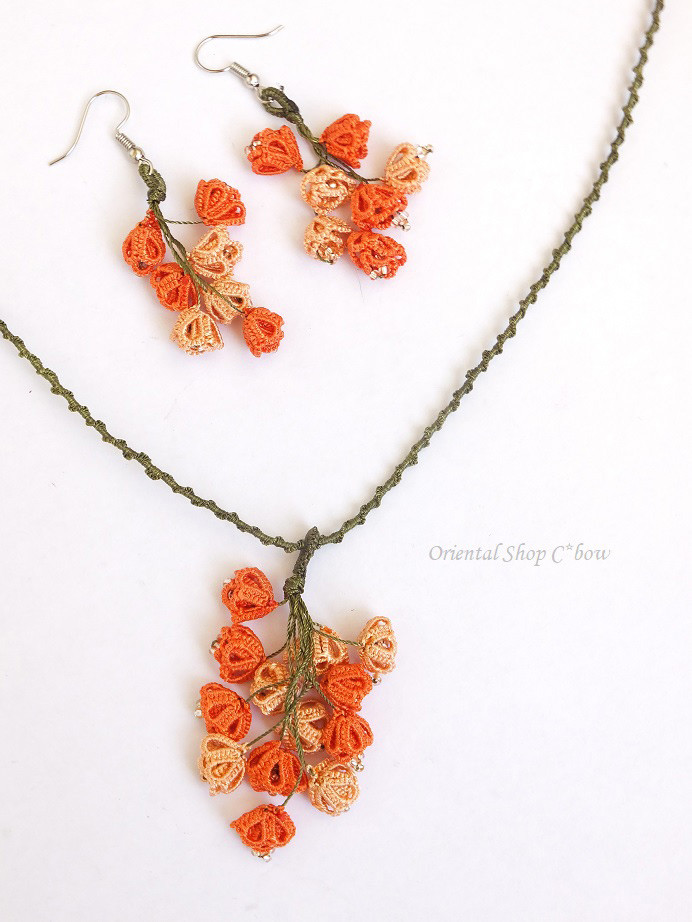 日本発送★メキッキオヤ（タッティング）ネックレス・ピアスセット：ゆらゆら小花｜コーラルオレンジ・ピーチ系