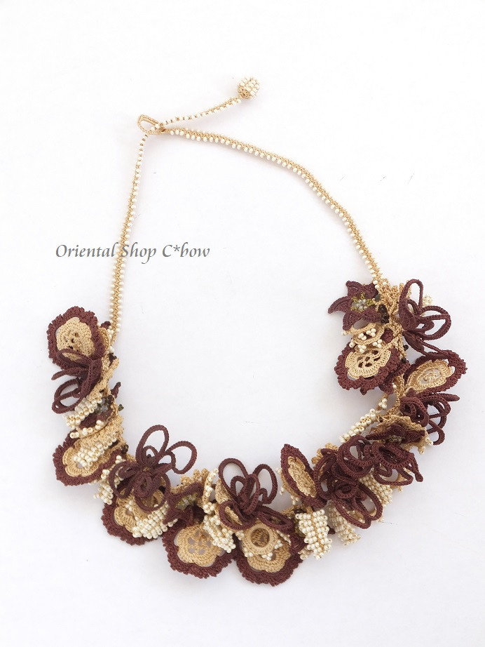 日本発送★軽くて華やか☆お花のふわふわネックレス｜ココア[20211040pz]