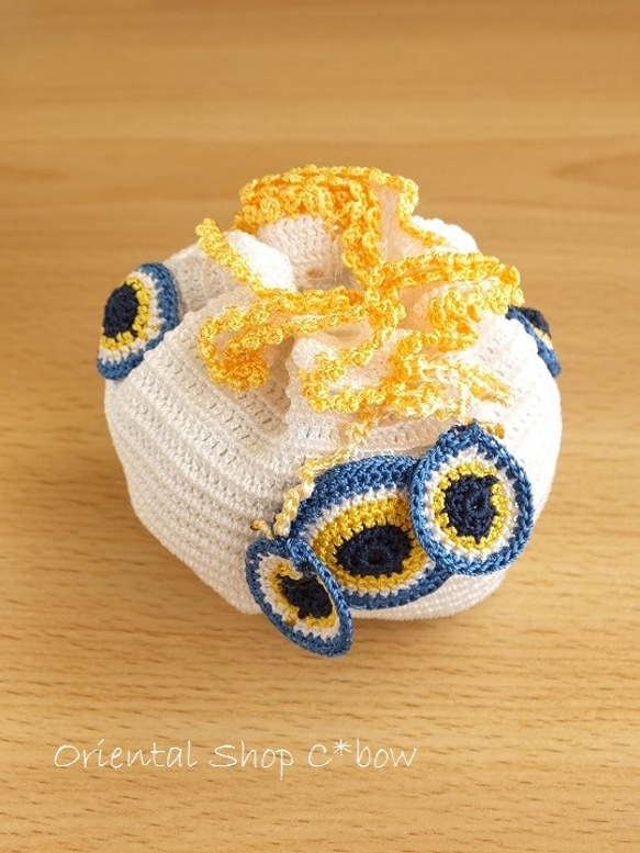 手編みナザルボンジュウのミニ巾着｜白色×卵 2枚目の画像