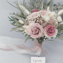 日本進口裸粉色系永生花玫瑰自然線條捧花乾燥花花束海外婚紗 第2張的照片