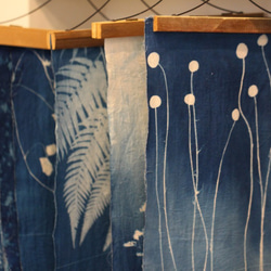 【フーリフラワー＆グラスフーリ】青い太陽の植物イラスト絵本布花・植物プリント布・ドアカーテン・布飾り 8枚目の画像