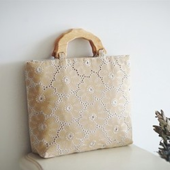 手作りのカシミア刺繍 ハンドバッグ　手提げ 木製の手作りの大きな布バッグ 1枚目の画像