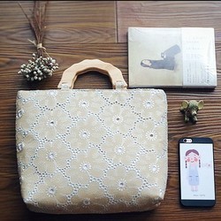 手作りのカシミア刺繍 ハンドバッグ　手提げ 木製の手作りの大きな布バッグ 2枚目の画像
