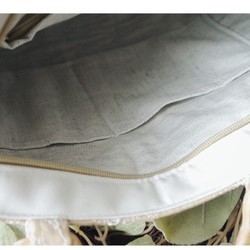 手作りのカシミア刺繍 ハンドバッグ　手提げ 木製の手作りの大きな布バッグ 3枚目の画像