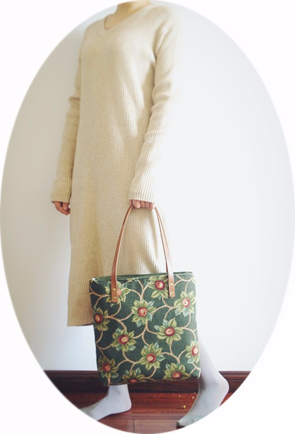 手作りのカシミア刺繍 ハンドバッグ　手提げ 木製の手作りの大きな布バッ 2枚目の画像