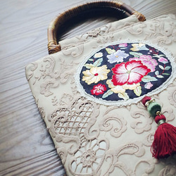 手作りのカシミア刺繍 ハンドバッグ　手提げ 木製の手作りの大きな布バッグ 4枚目の画像