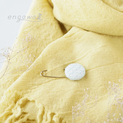 刺し子のストールピン ホワイト×ライトブルー 3枚目の画像