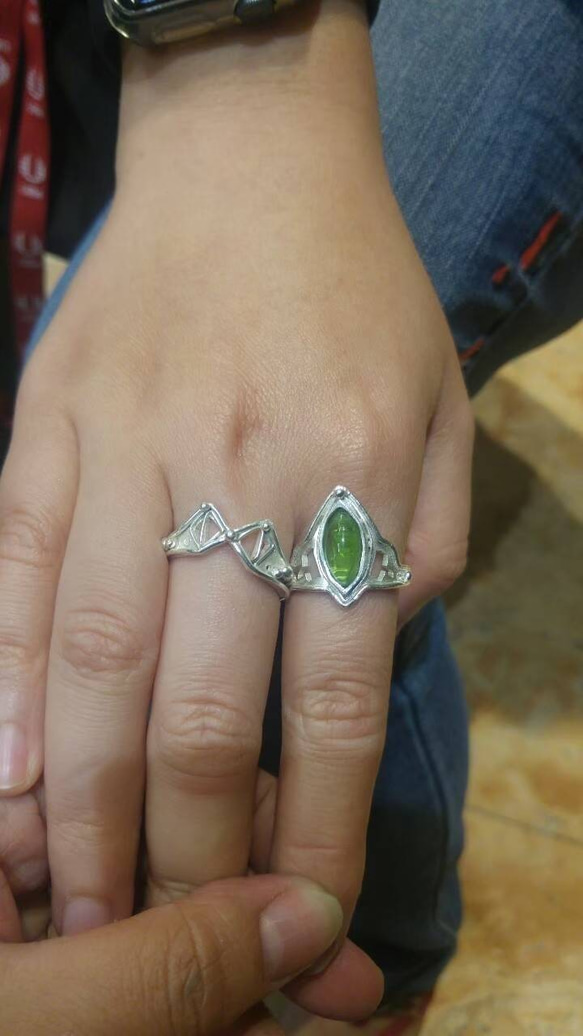 隱魚  戒指/橄欖石純銀手工戒指 第3張的照片