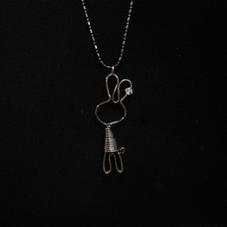 Winwing金屬線編織項鍊－【大兔子耳鑽】。手工製作。施華洛世奇水晶 第3張的照片