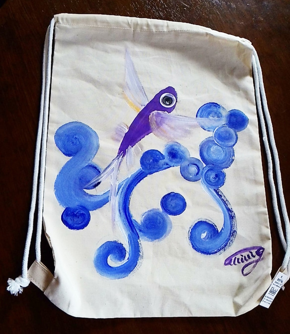 彩繪飛魚 Ｗinwing手繪束口帆布後背包 第3張的照片