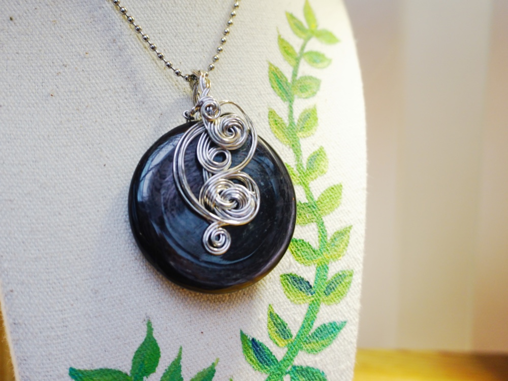 ライトバック ペンダント ＜ジェムストーン スターリングシルバー ハンドメイド ネックレス＞