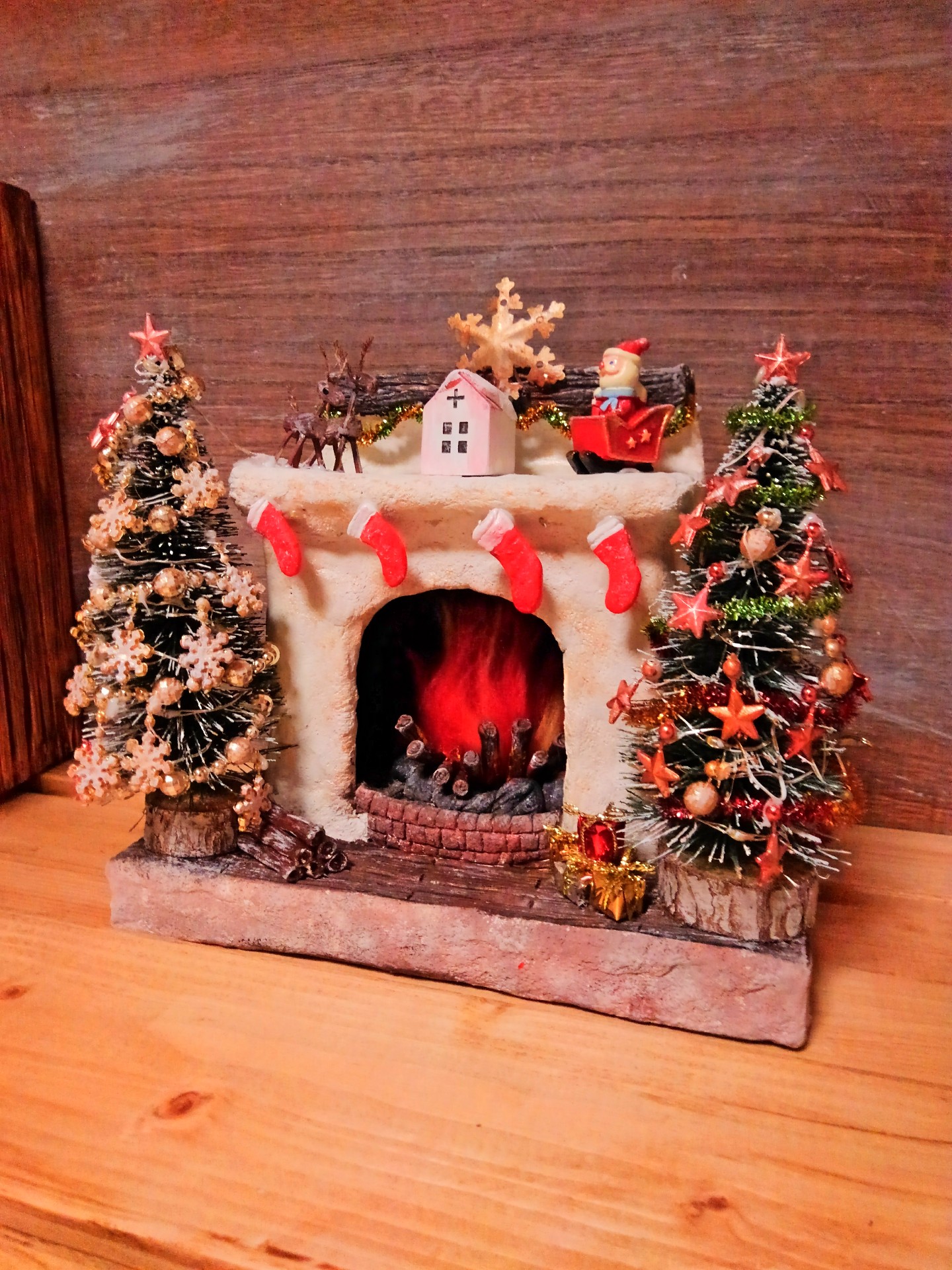 クリスマスのあいさつ　暖炉 クリスマスの暖炉 ：Up Far Field 塗装済完成品 1/12スケール