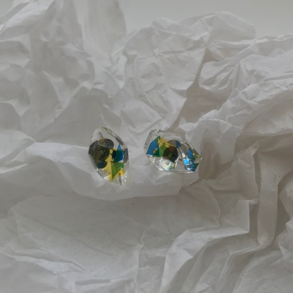 Marygo 透明不規則藍綠貝殼寶石 耳環 第3張的照片