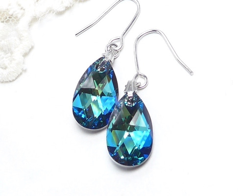 Swarovski ブルークリスタルピアス - メルカリ
