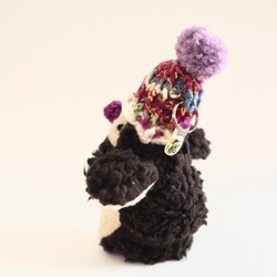 ポンポンニット帽のモコモコふっくらミニペンギン(紫) 8枚目の画像