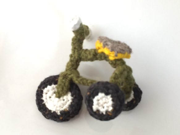 毛糸の小さな三輪車(グリーン) 2枚目の画像