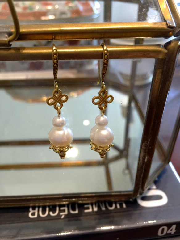 Minertés古典珍珠.黃銅耳環 第1張的照片