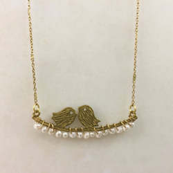 Minertés=‧鳥真鍮の真珠のネックレス 1枚目の画像