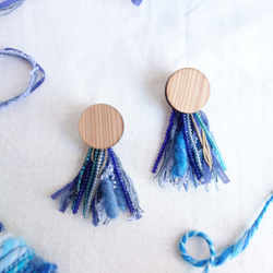 double yarn -blue- [ピアス] 1枚目の画像