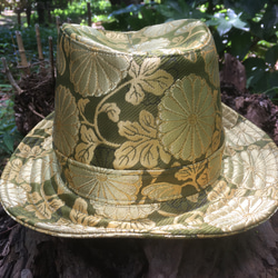 【金襴帽子】中折れハット サイズ約58cm 木賊色ベースの甘茶蔓 金襴帽子 3枚目の画像