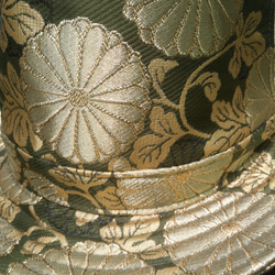 【金襴帽子】中折れハット サイズ約58cm 木賊色ベースの甘茶蔓 金襴帽子 5枚目の画像