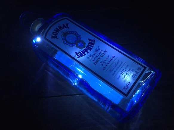 【BOMBAY SAPPHIRE】ボトルランプ　LEDライト　ボンベイサファイア　点滅式 インダストリアル 2枚目の画像