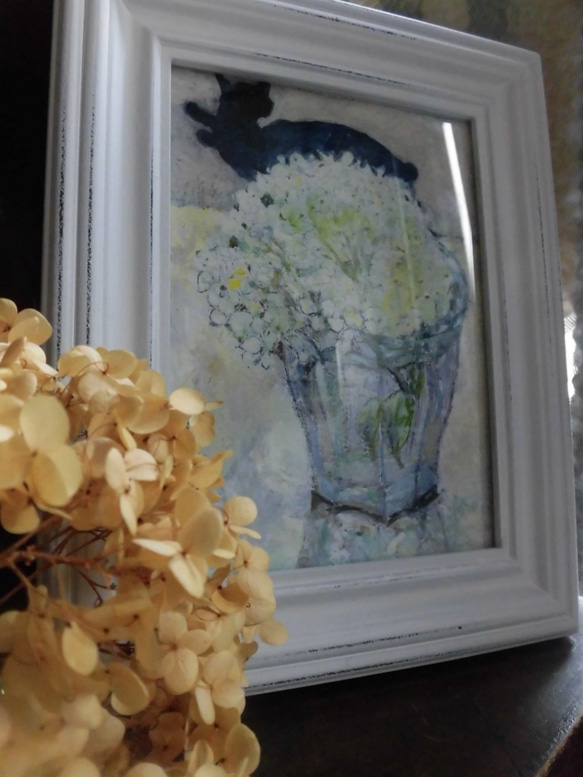 青い猫　お部屋で咲かせる紫陽花アナベルの一枝　絵を飾る暮らし 8枚目の画像