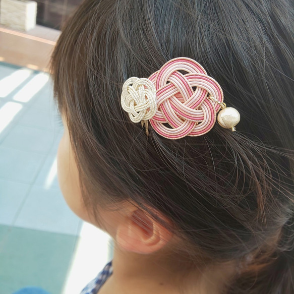 水引アクセサリー★ペア梅結びの髪飾り★ピンク×白ヘアコーム 3枚目の画像