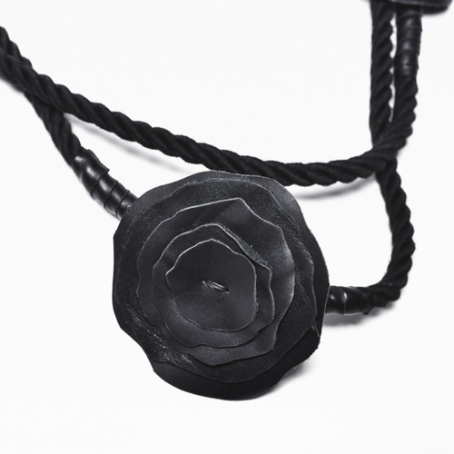 Extravagant Black Rope and Genuine Leather Roses Necklace