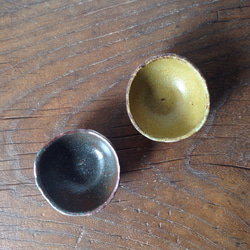 丸2つ小鉢 焦茶、黄土色2個セット 3枚目の画像
