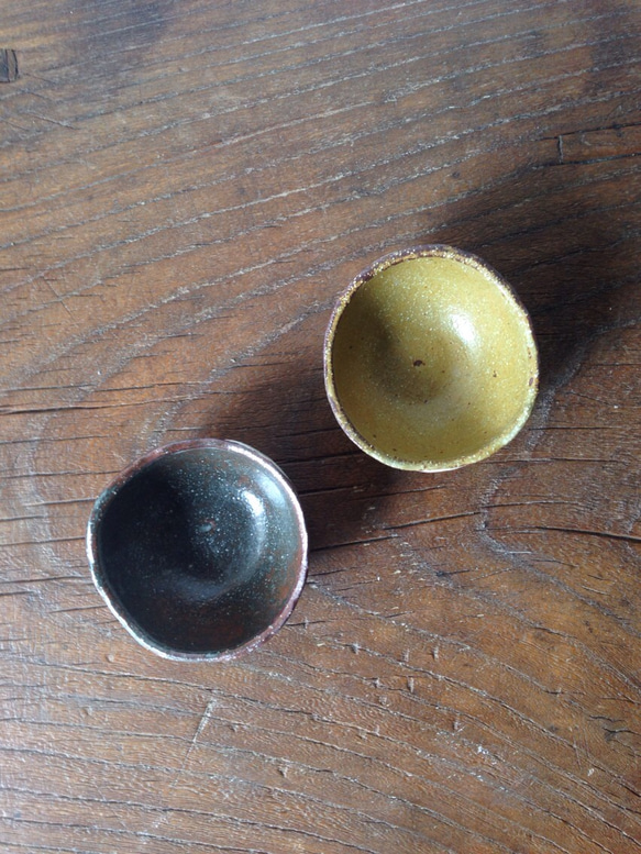 丸2つ小鉢 焦茶、黄土色2個セット 3枚目の画像