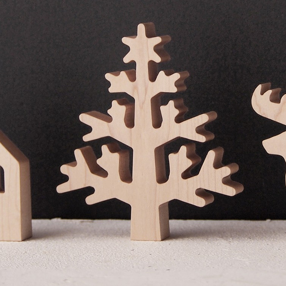 雪の降る村(クリスマス飾り北欧インテリア木オーナメント置物家新居新築引っ越し祝い) 3枚目の画像