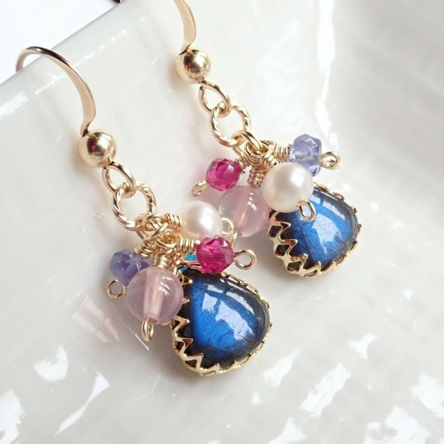 K14gf *宝石質ブラックラブラドライトのベゼルカラフルピアス