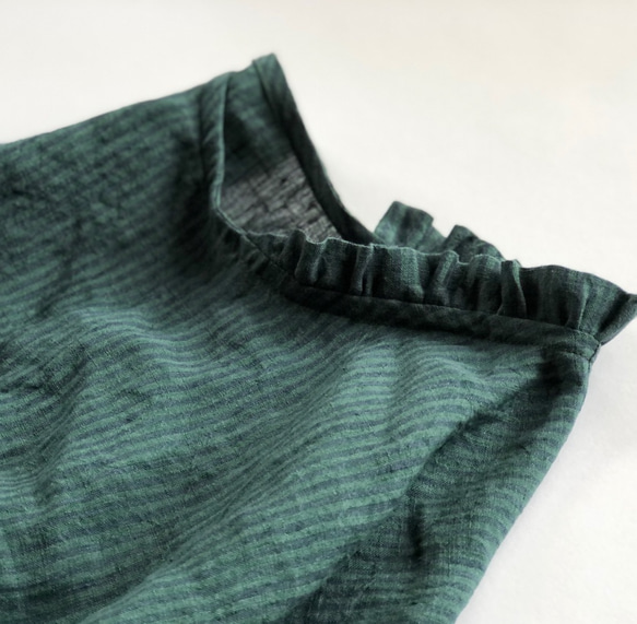 新作グリーン**ストライプリネン・アシンメトリーフリル襟のワンピース　刺繍のリネンバックをsetに 7枚目の画像