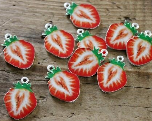 カラーチャーム【フルーツ】イチゴ4個 チャーム junco*Raspberry 通販