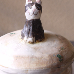 猫の蓋物・壺・シュガーポット 2枚目の画像