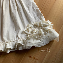 アシンメトリーなフリルのガーデンスカート 3枚目の画像