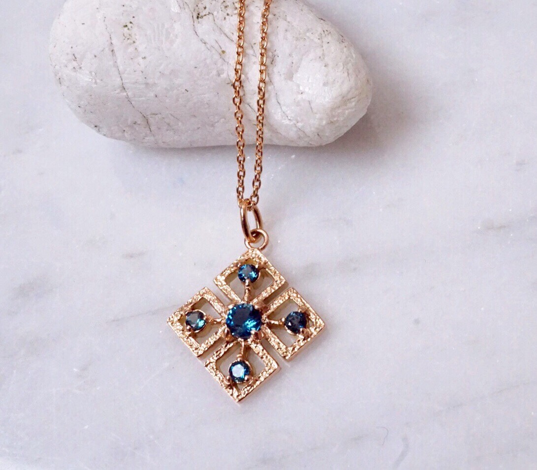 10KPGブルートパーズペンダント「clover」