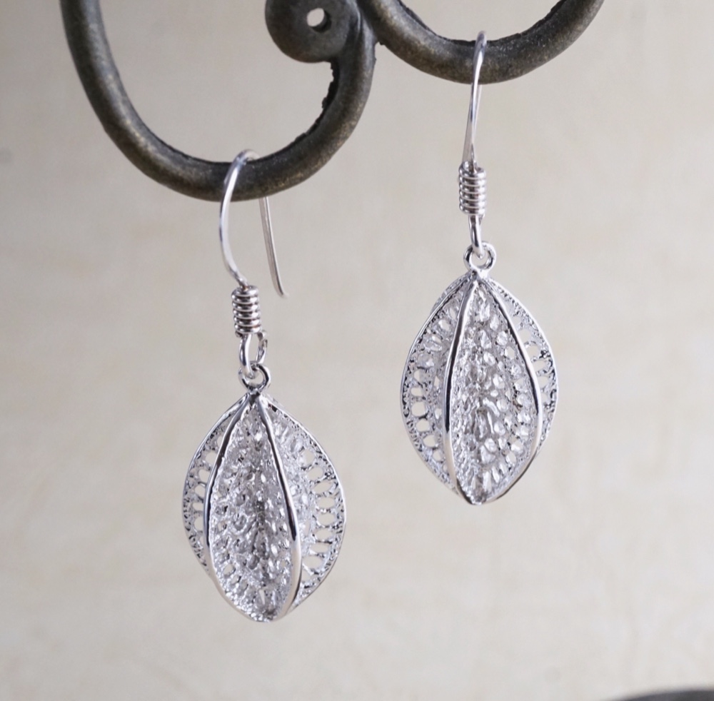 SV(Rh)ピアス「nuts」