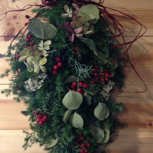 受注販売】ボリュームたっぷり！赤い木の実のクリスマススワッグ