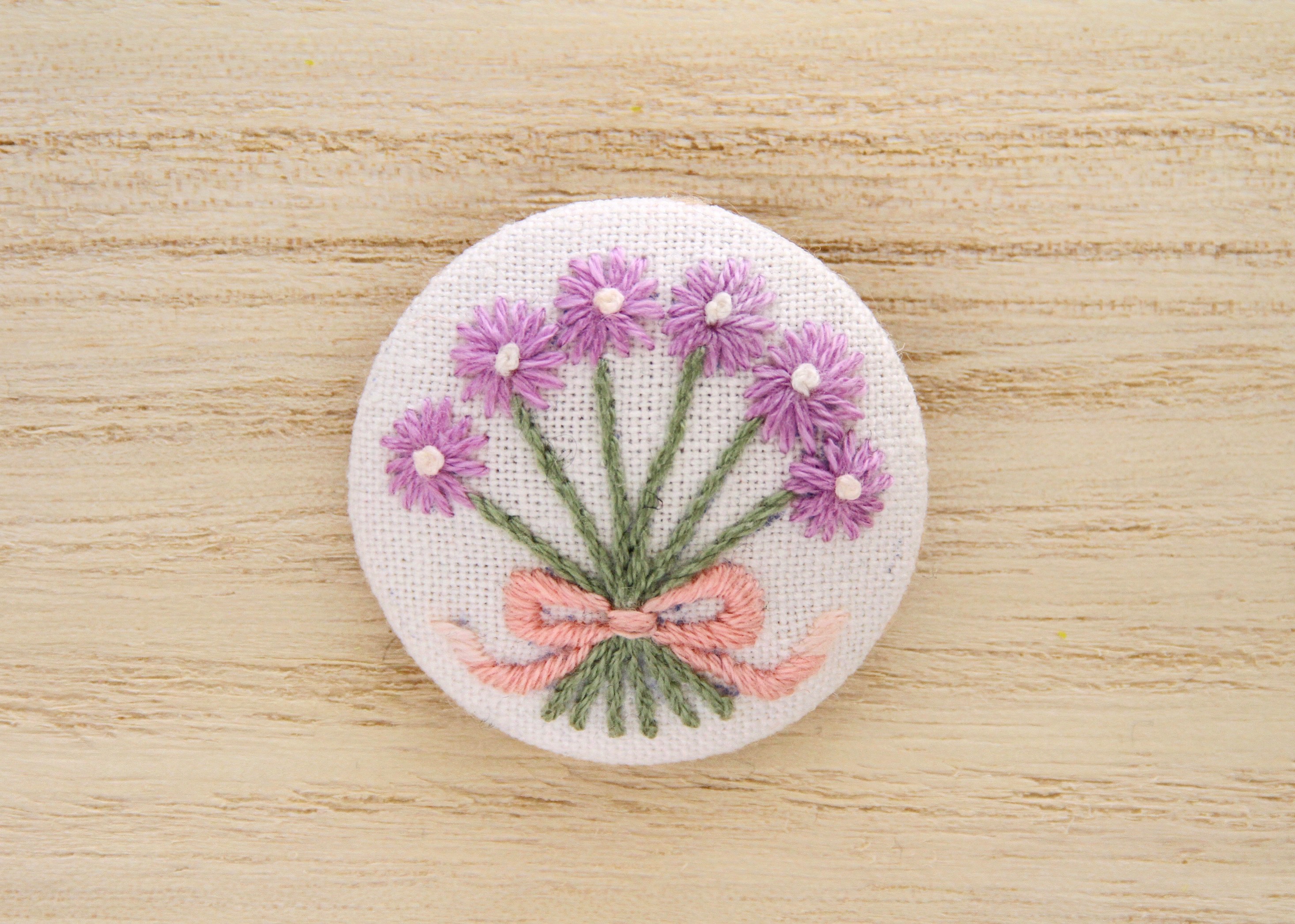 まなみんです　秋のブーケブローチ＋紅葉の立体刺繍ブローチ まなみんです　秋のブーケブローチ＋紅葉の立体刺繍ブローチ