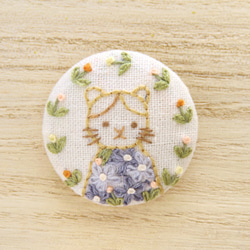 ねことチューリップ並べて 刺繍ブローチ 4枚目の画像