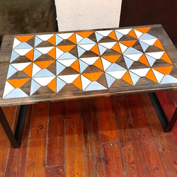 レトロな柄のローテーブル 4枚目の画像