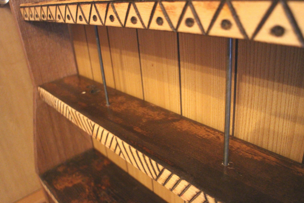 "エスニック風シェルフ" 彫り模様 オルテガ柄 メキシカン